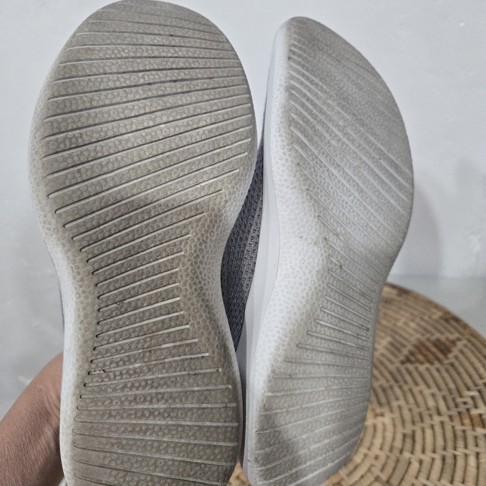 Allbirds Wool Runners Gray Sneakers 8 - Picture 7 of 8